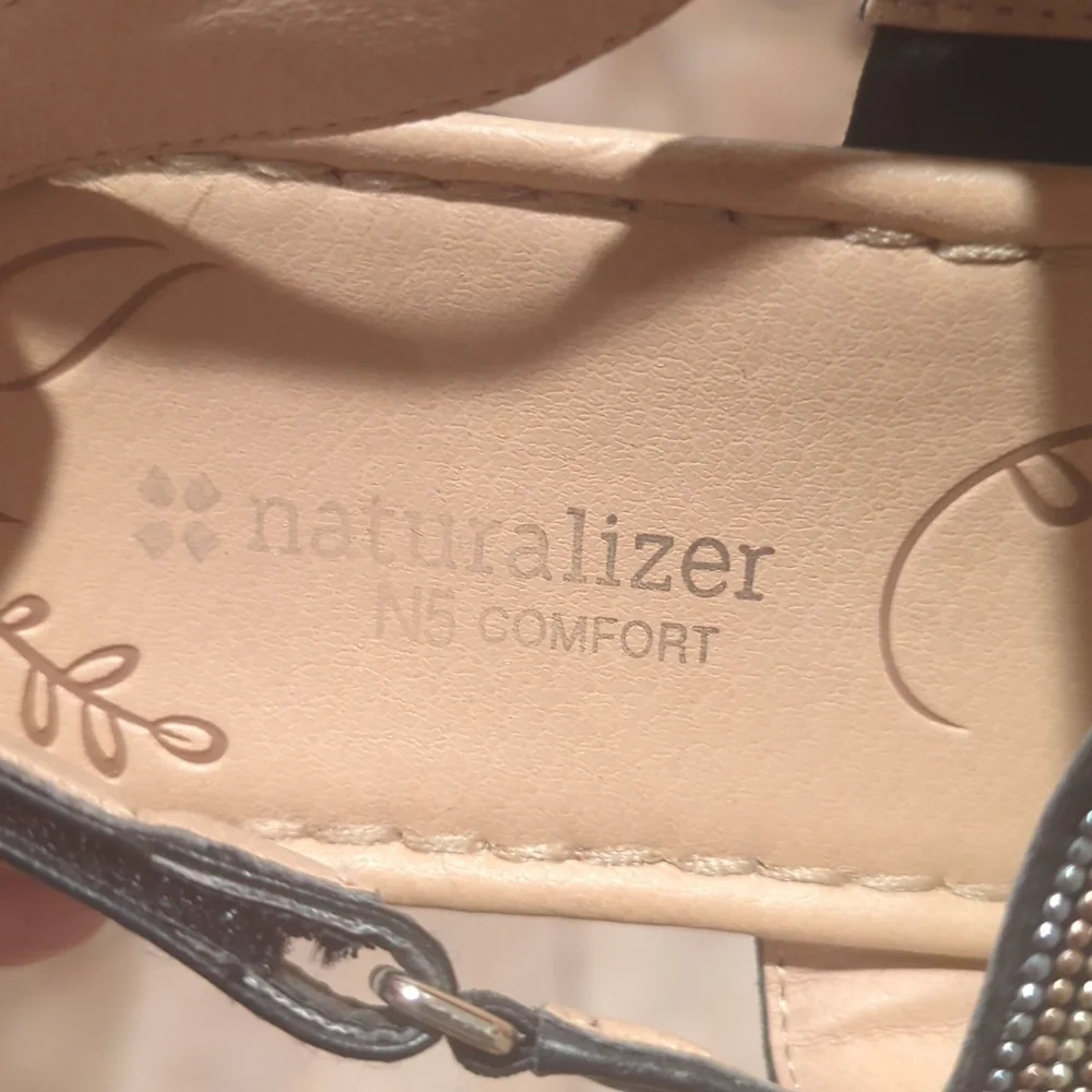 Naturalizer sandals 🩴 - Picture 4 of 4